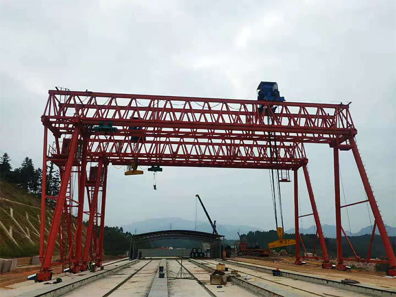 高遠(yuǎn)公司MG120/10T-24M-12M龍門(mén)吊服務(wù)于中交四航局廣州項(xiàng)目