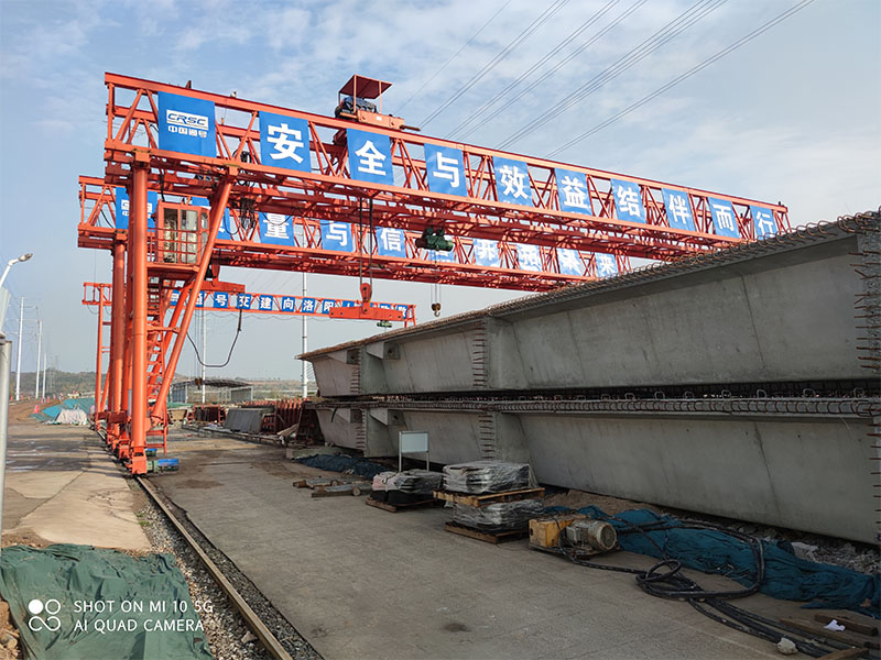高遠(yuǎn)公司MG80/10T-29M-9M龍門(mén)吊服務(wù)于中國(guó)通號(hào)洛陽(yáng)項(xiàng)目