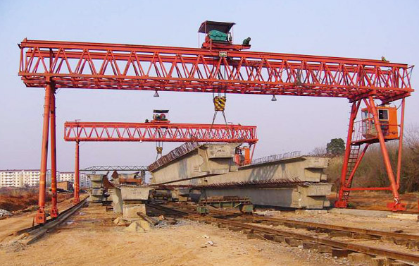 龍門吊怎么進(jìn)行防腐處理？龍門吊平時(shí)怎么防止金屬部件氧化？