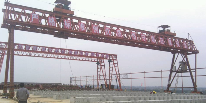 低價轉(zhuǎn)讓的二手龍門吊值得購買嗎？有什么注意事項(xiàng)？