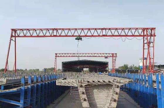 如何防止雨天MHGY10噸上包下花葫蘆龍門打滑。