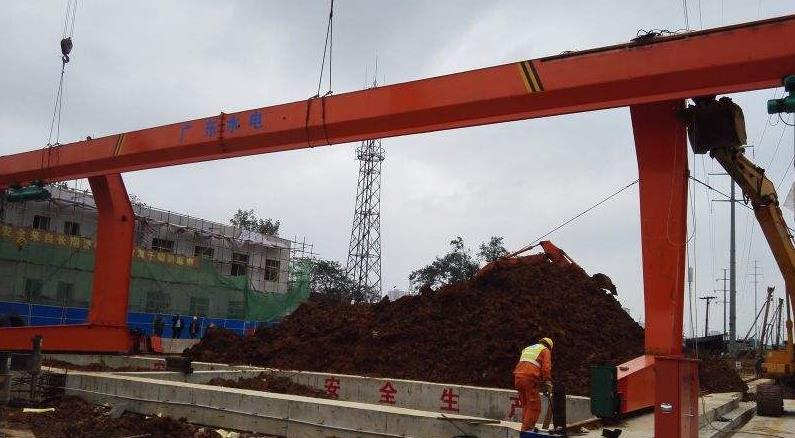 MDG單梁龍門吊由兩種驅(qū)動方式，手柄遙控機(jī)有幾根線，都有什么用？