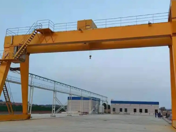 如何正確使用龍門吊門式起重機(jī)的限位器和保護(hù)裝置?